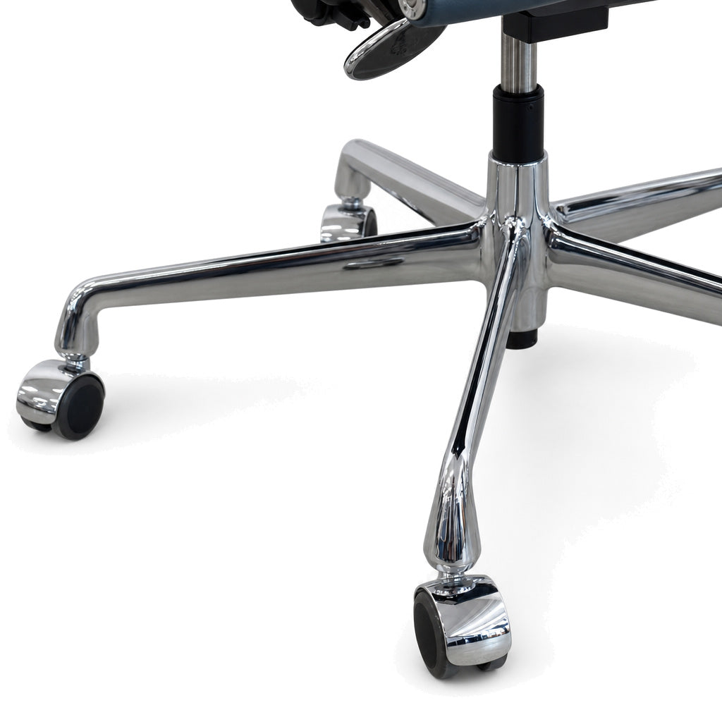 Vitra EA 217 rauchblau