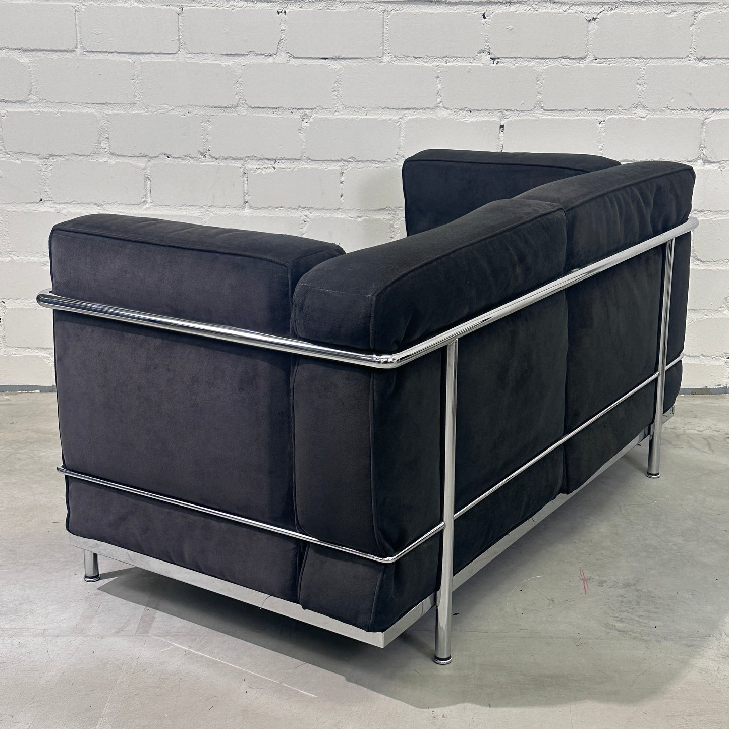 Cassina LC2 2-Sitzer Alcantara schwarz