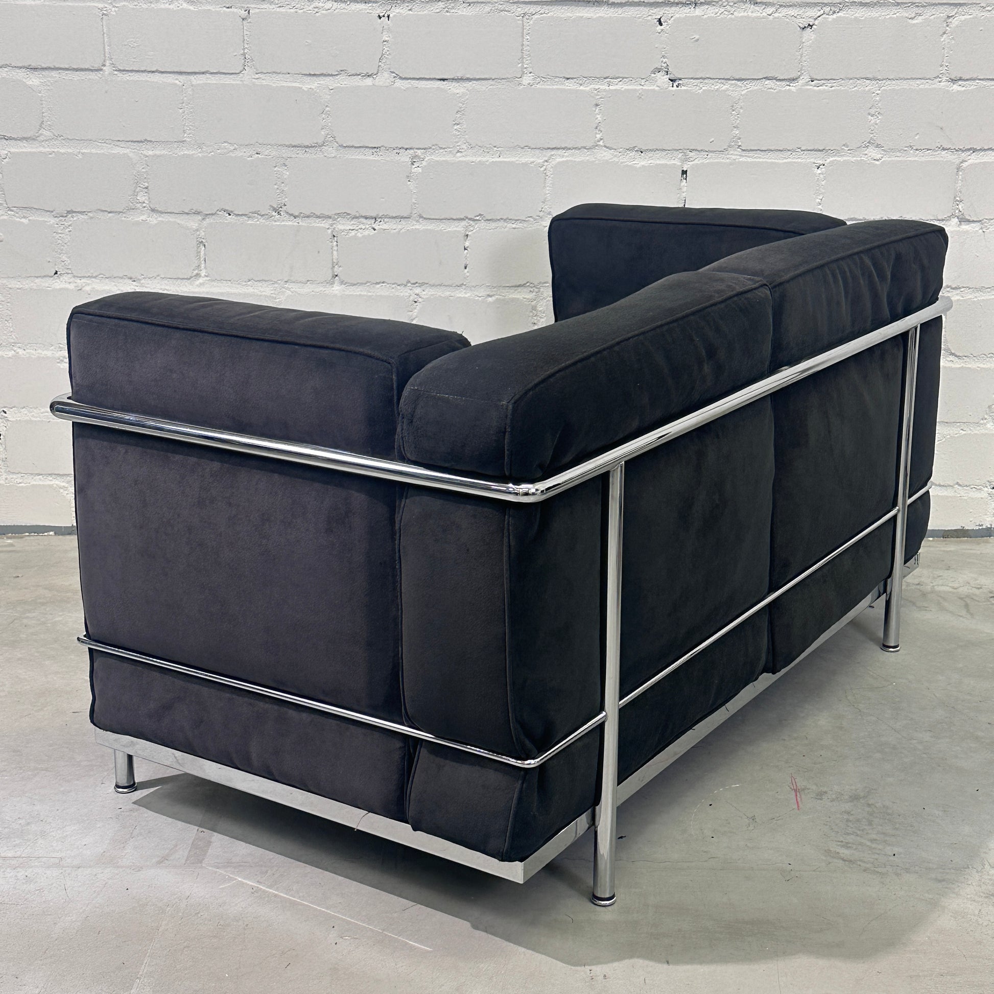 Cassina LC2 2-Sitzer Alcantara schwarz