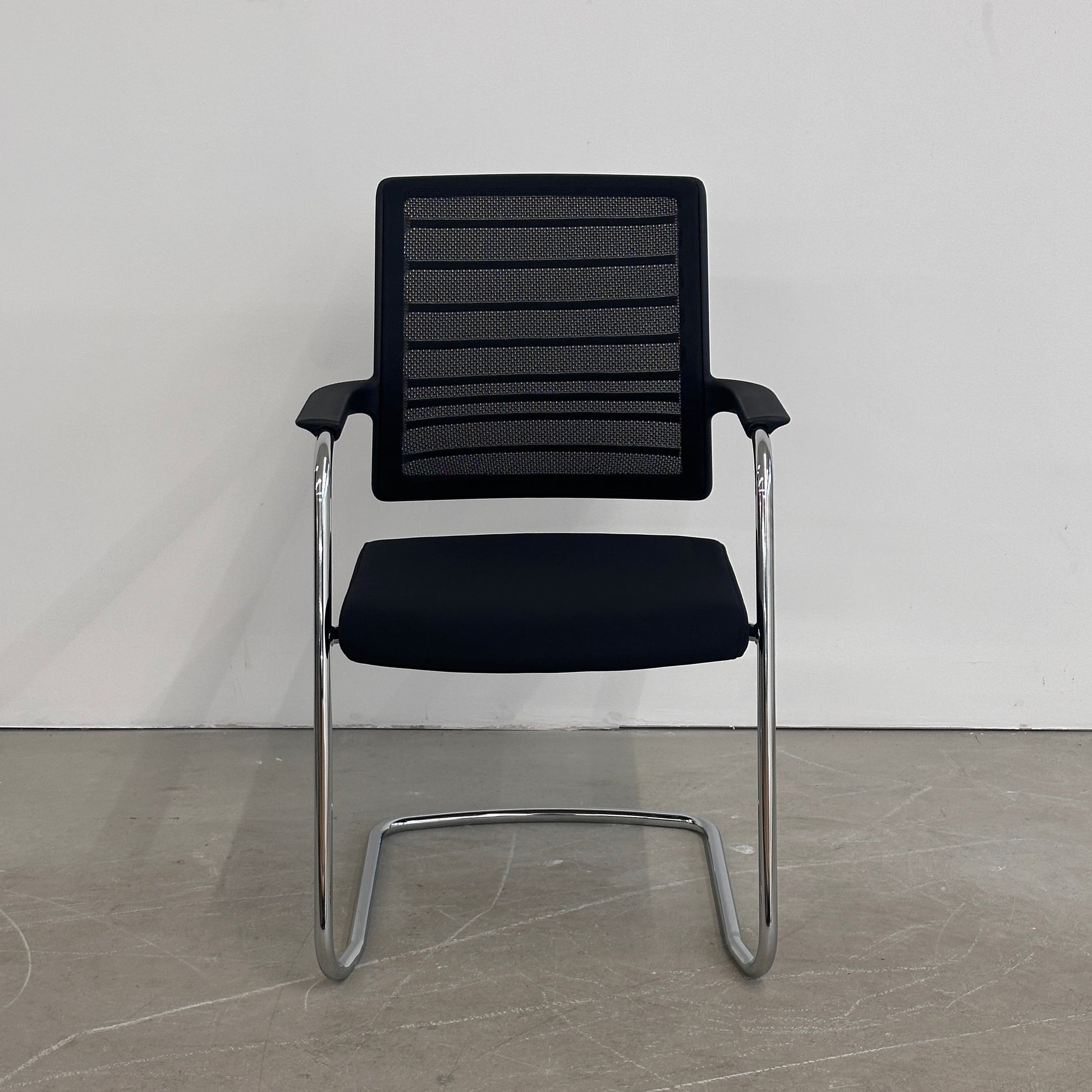 Interstuhl Hero 570H Freischwinger