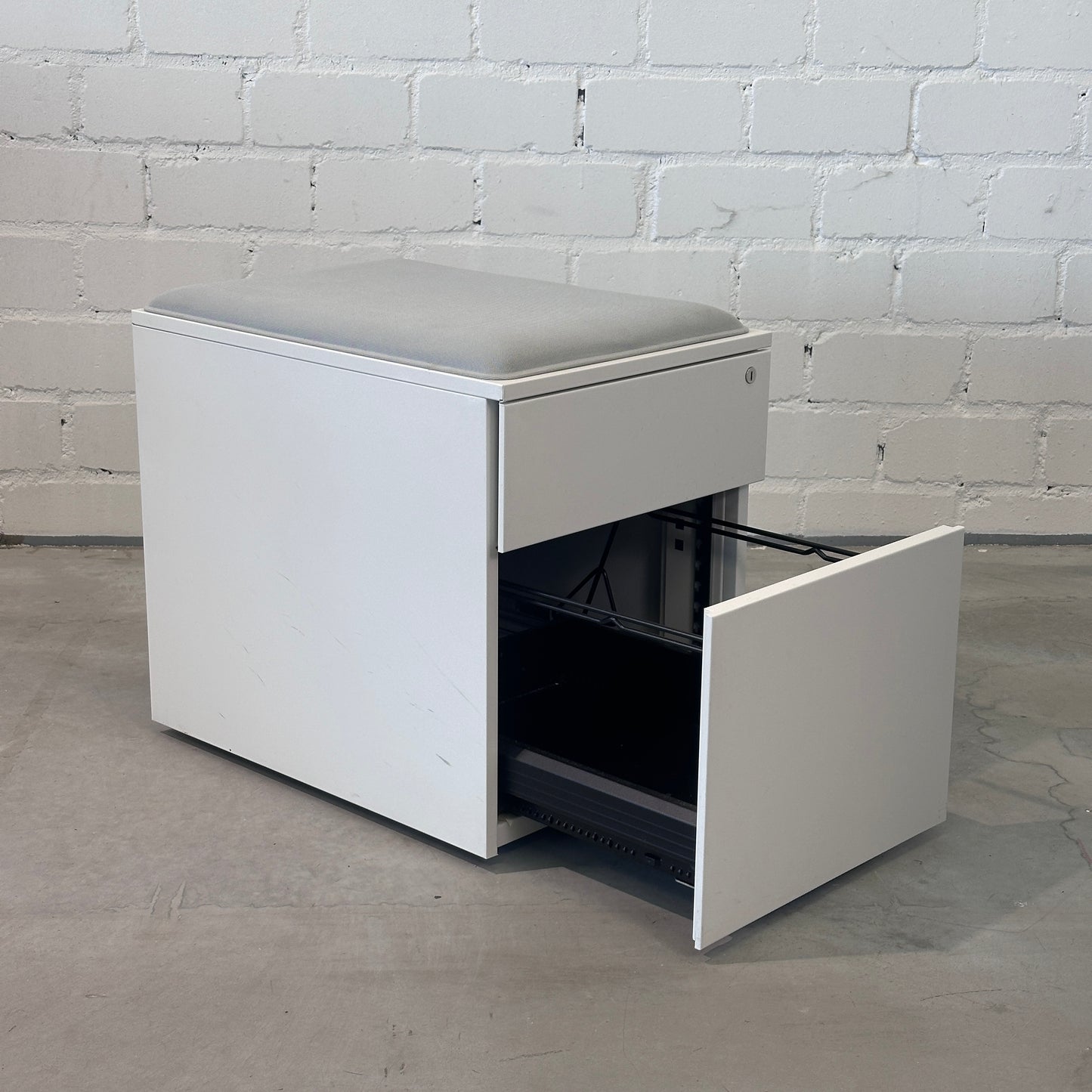 PAKET: 8 x Steelcase Rollcontainer mit Sitzpolster [AKTION -75%]