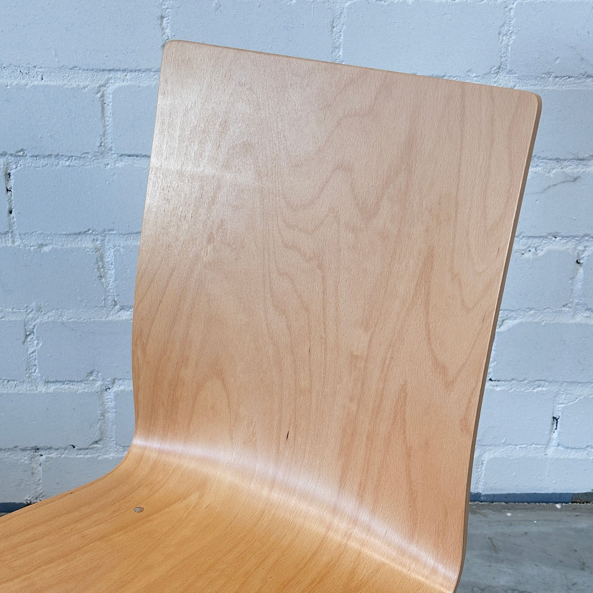 Hiller Objektmöbel Stapelstuhl Aticon Buche