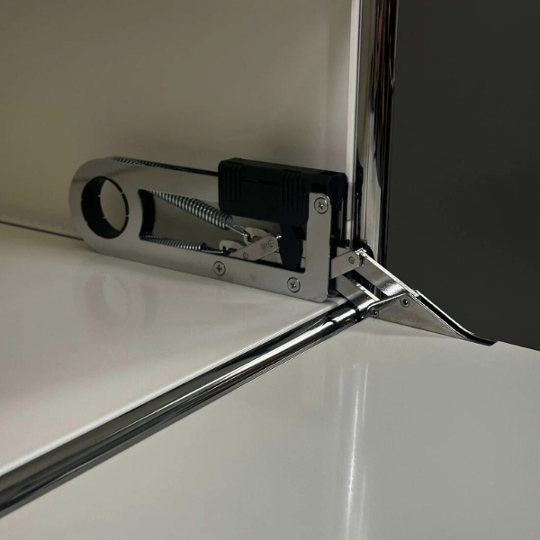 USM Haller Highboard 1x3 lichtgrau 3 Klappen