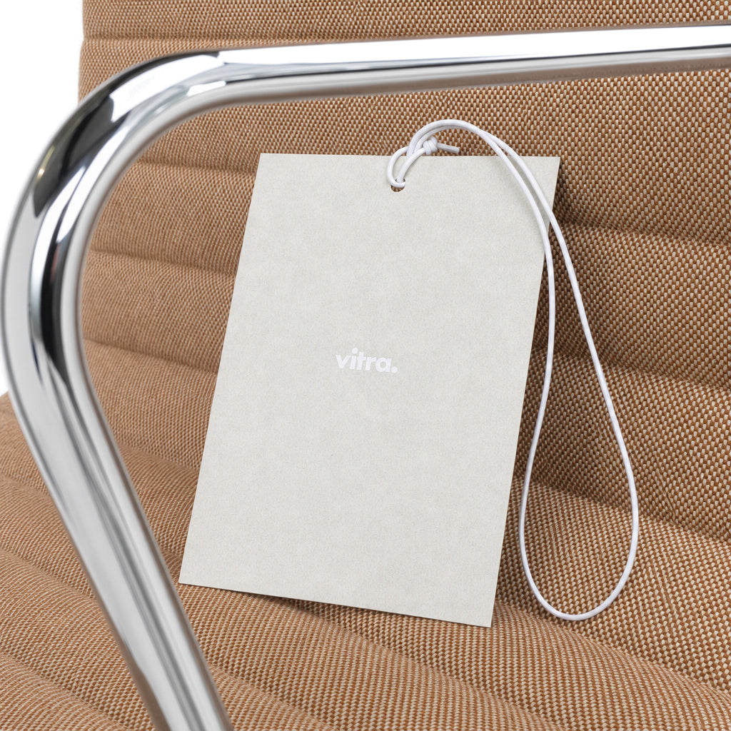 Vitra EA 104 Hopsak Cognac/Elfenbein