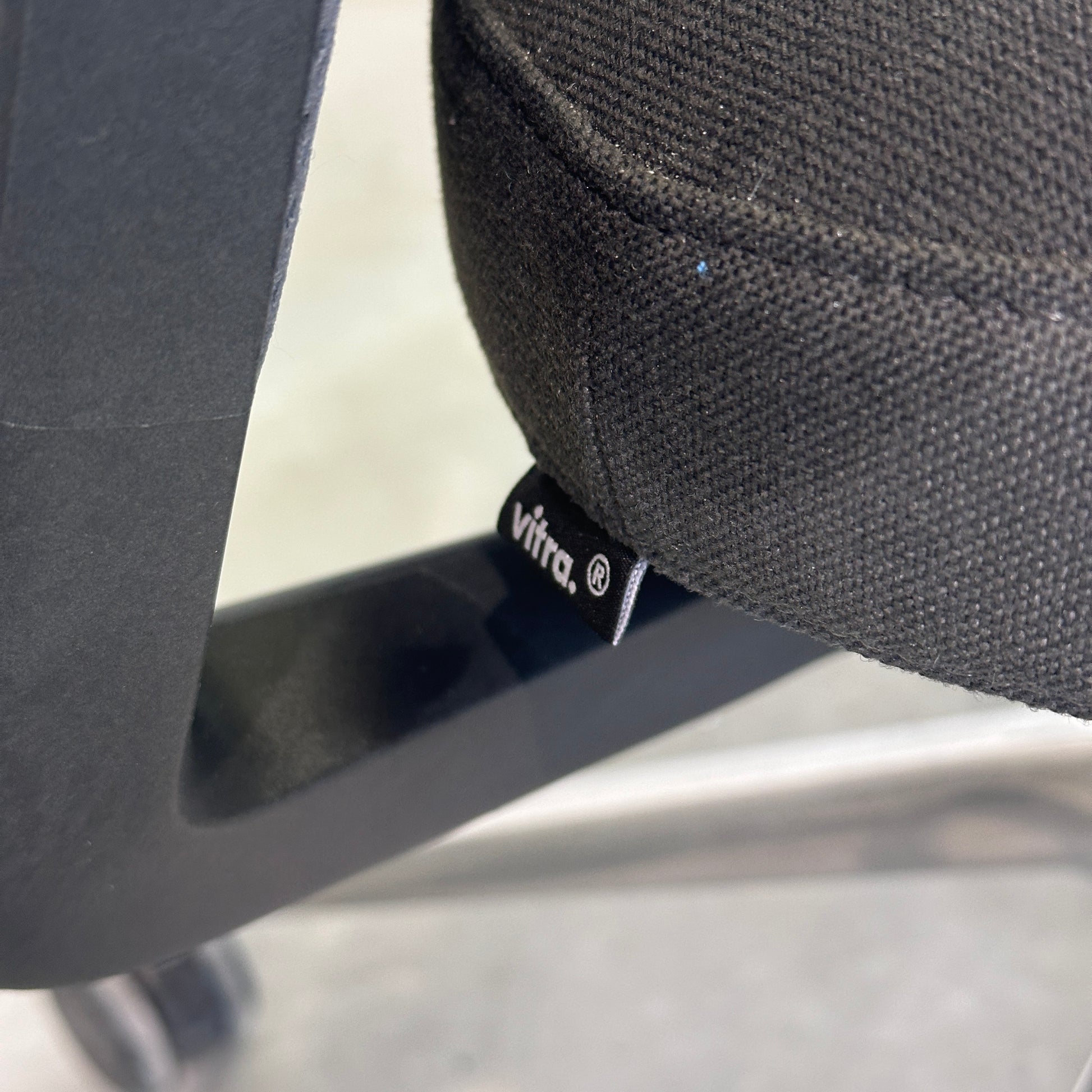 Vitra ID Mesh grau/schwarz