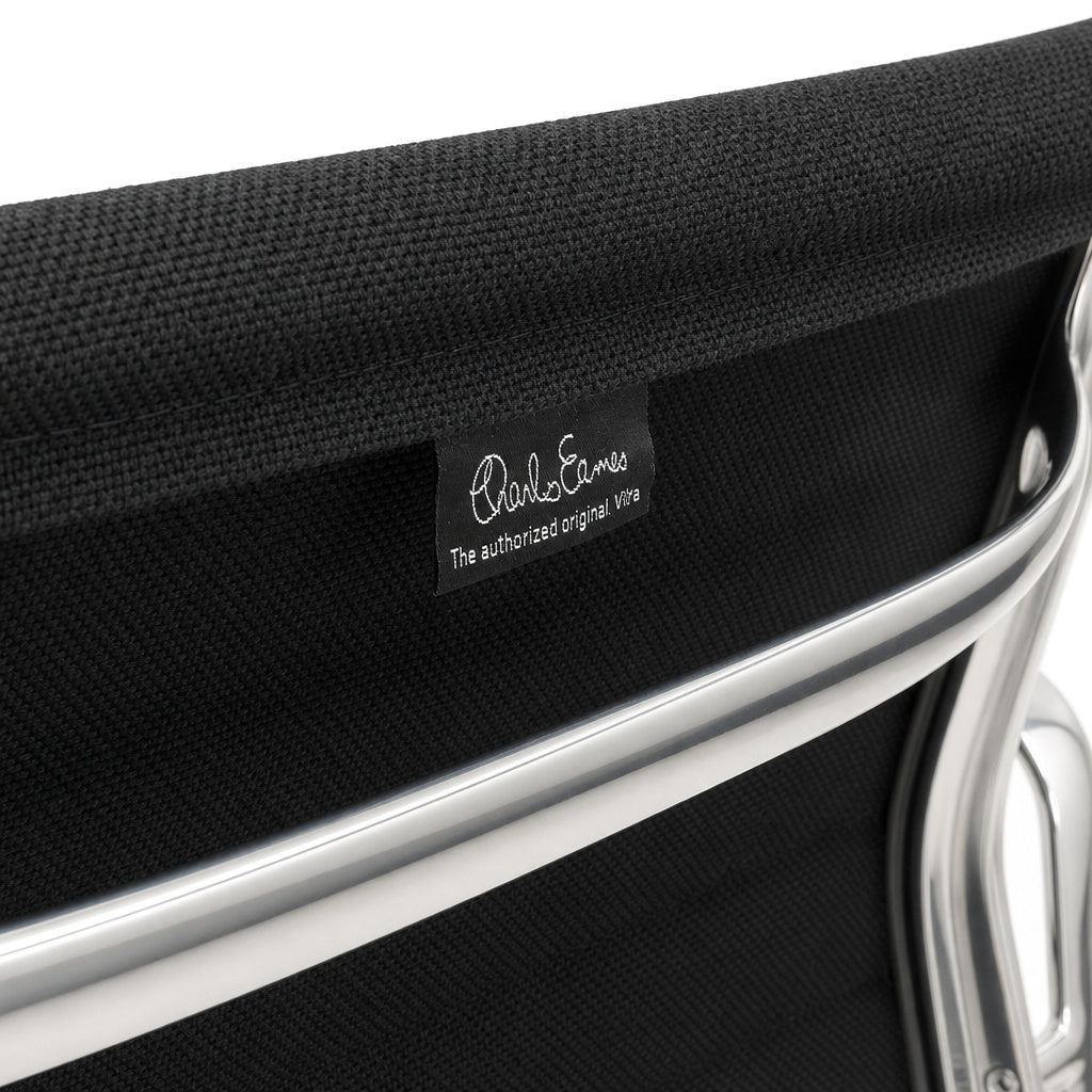Vitra EA 119 Hopsak schwarz (Chrom)