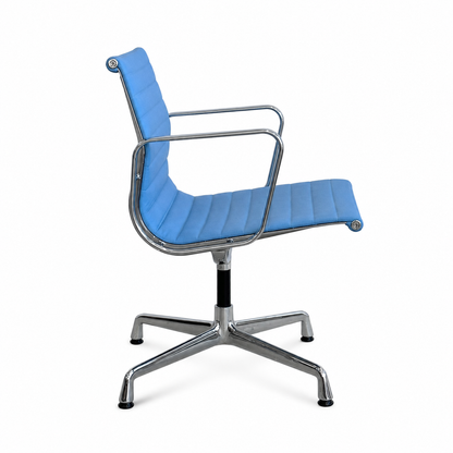 Vitra EA 108 Hopsak hellblau