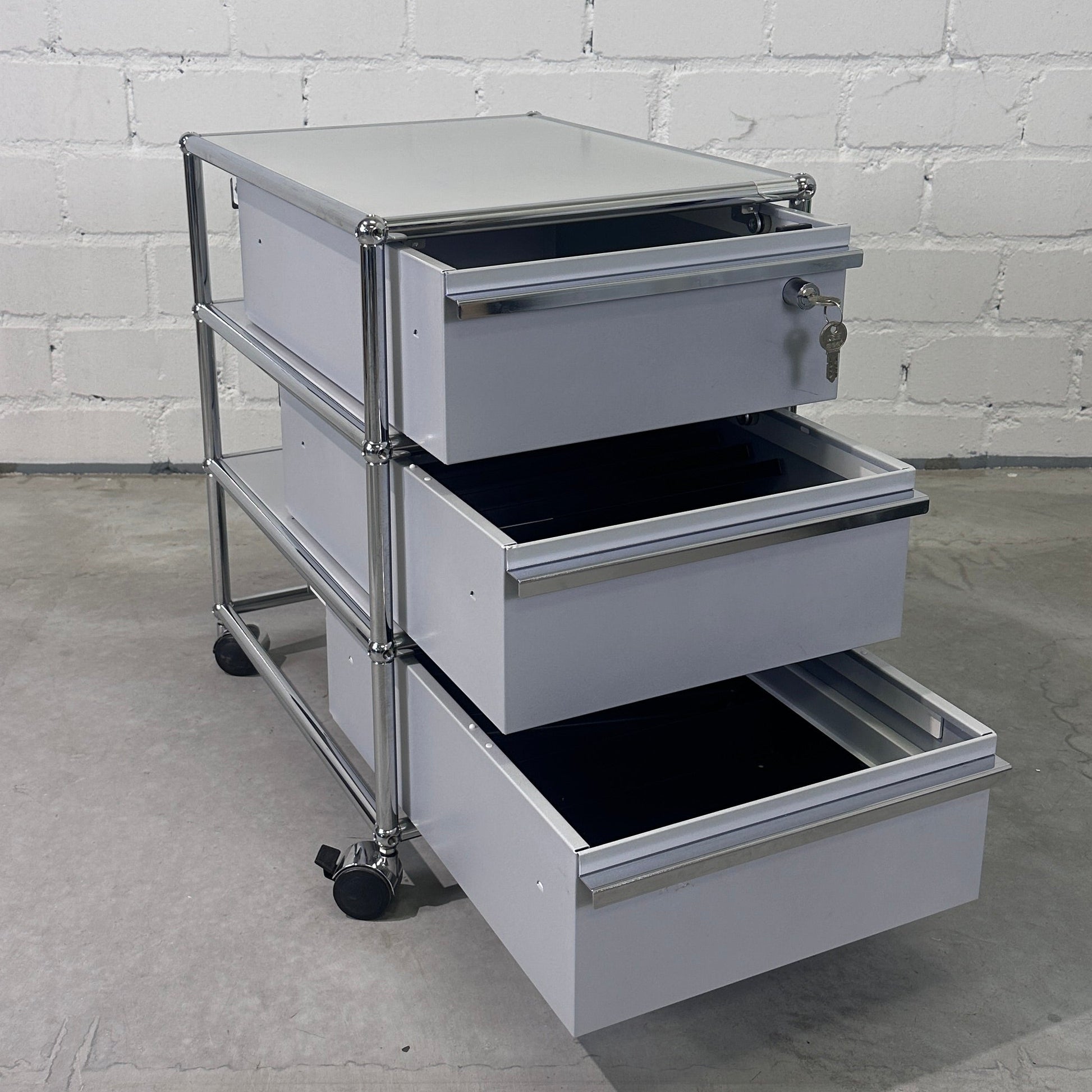 USM Haller Rollcontainer Mattsilber 3 Auszüge