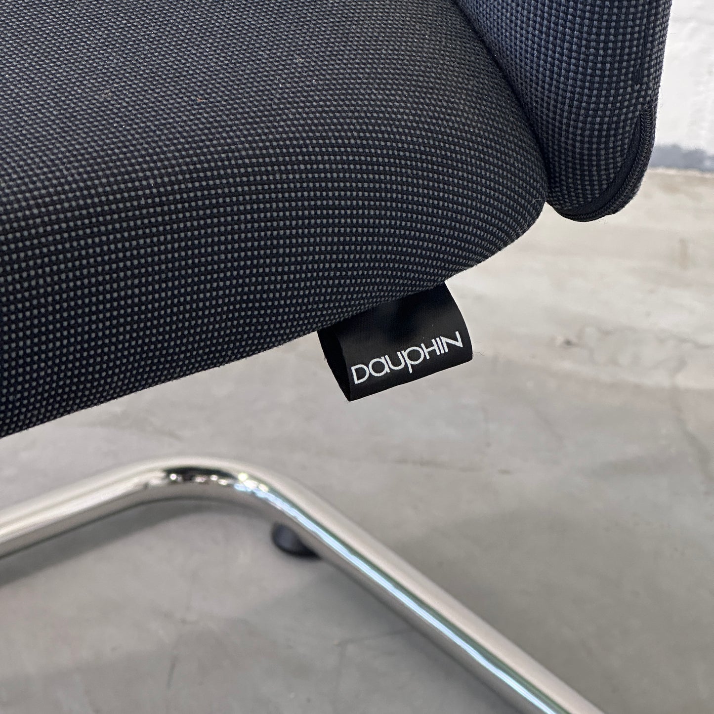 Dauphin Teo 2 / 38 Freischwinger anthrazitgrau