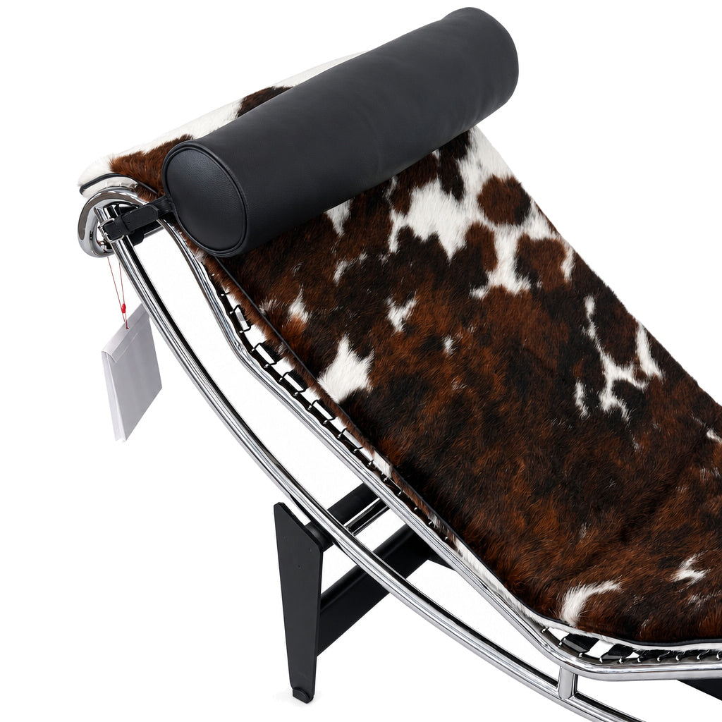 Cassina LC4 Chaiselongue Liege Fell gefleckt