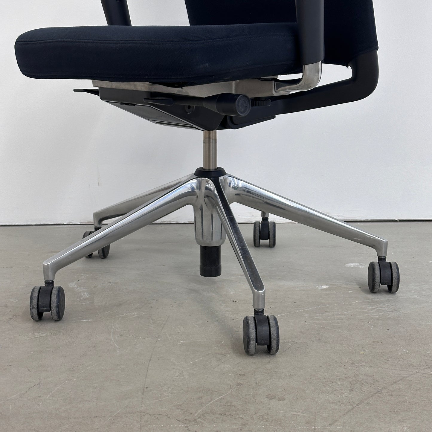 Vitra ID Trim schwarz [AKTION -100€]