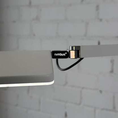 Artikelanlage Arbeitsplatztischleuchte Roxxane Home mit Fußplatte und Konverter Farbe: matt weiß H.537 x T 620mm Fußplatte 205x205mm Leuchtenkopf: L 110xB110mm Lichtfarbe: 4000K_[kein Wert]