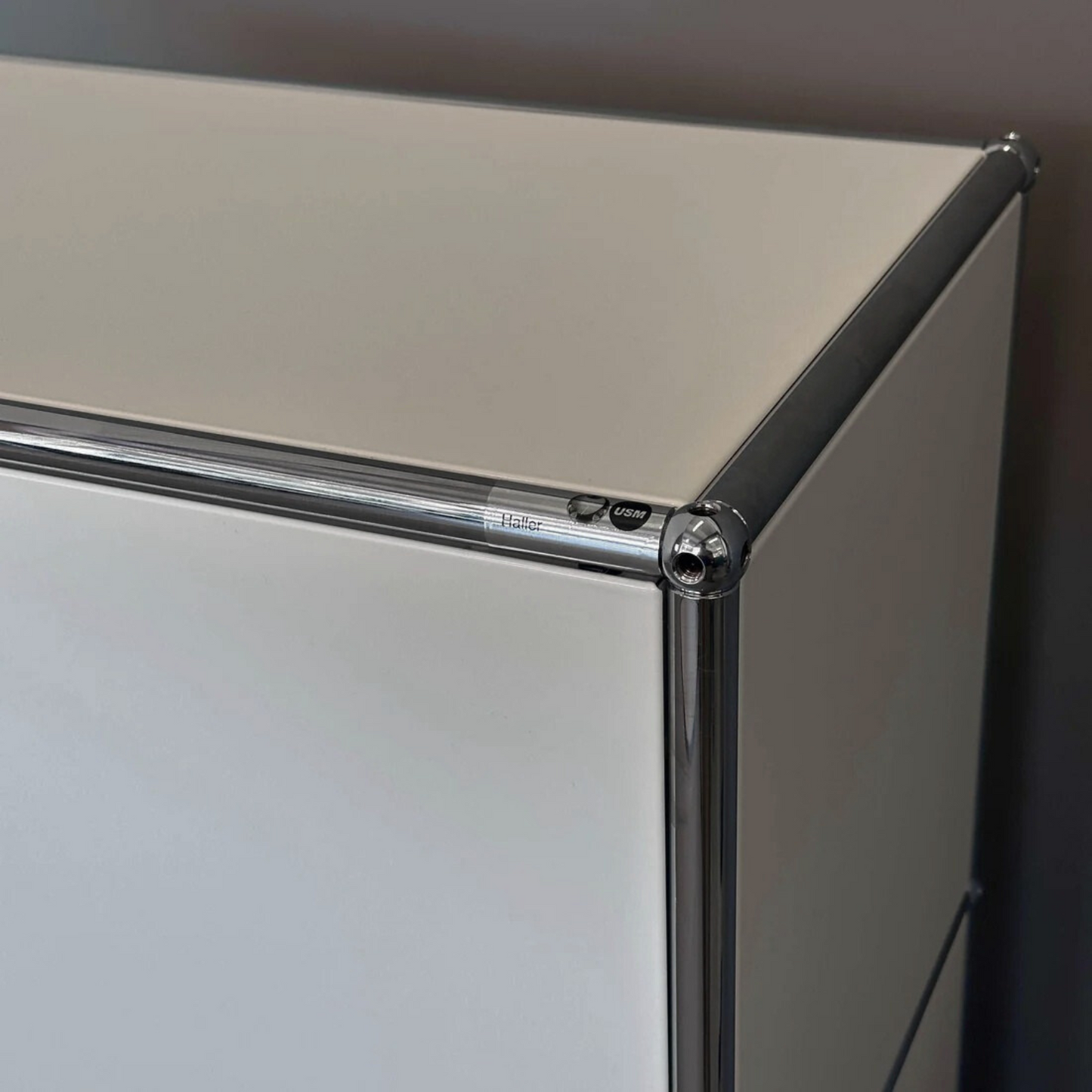 USM Haller Highboard 1x3 lichtgrau 3 Klappen