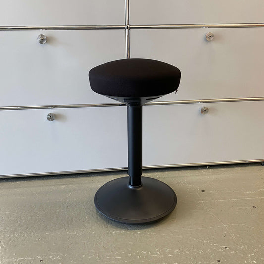 Actiforce Activity 2.0 ergonomic black sit-stand stool with round base and cushioned seat in like-new condition