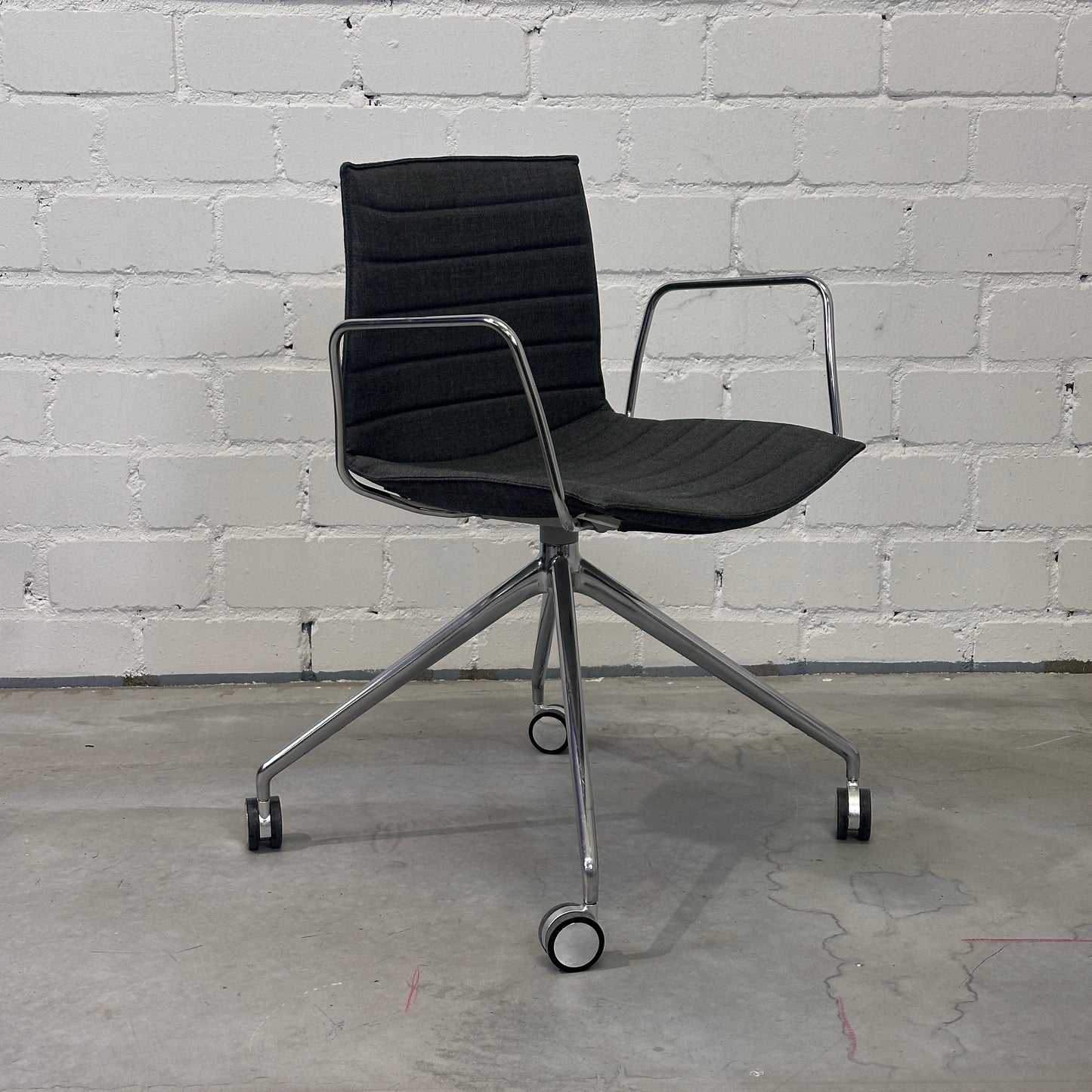 Artikelanlage Catifa Schreibtischstuhl Stoff grau mit Rollen_[kein Wert]