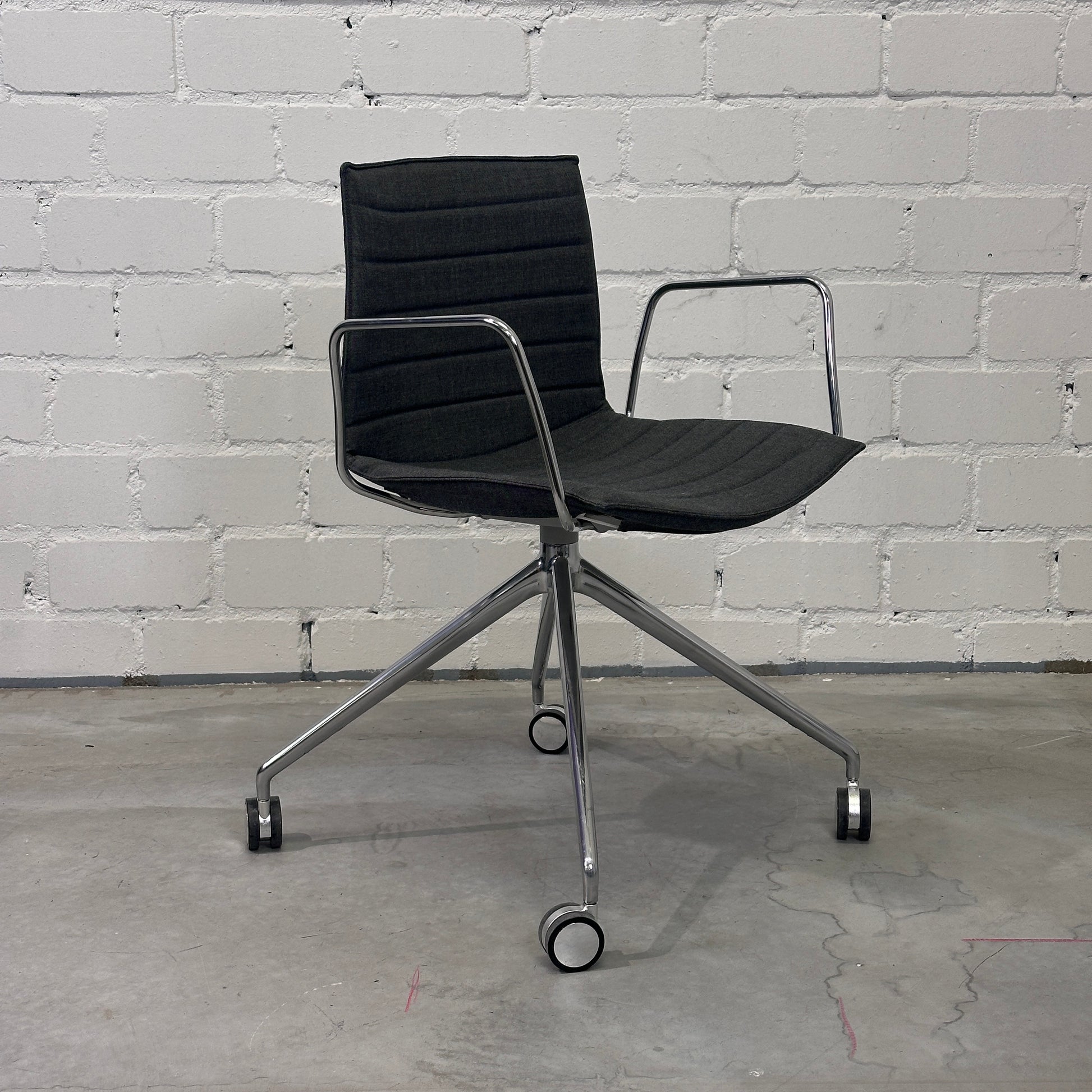 Artikelanlage Catifa Schreibtischstuhl Stoff grau mit Rollen_[kein Wert]