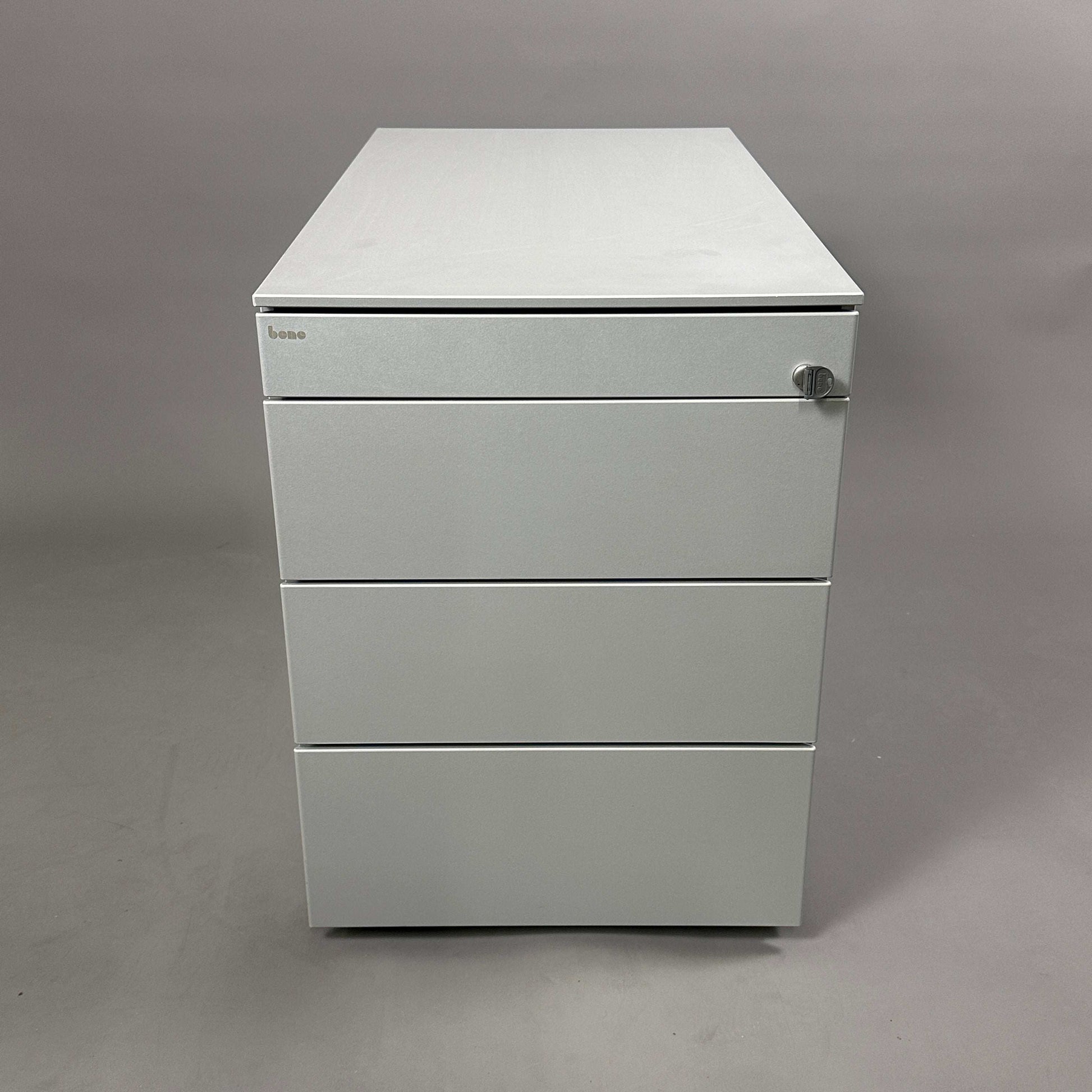 Hellgrauer Bene Rollcontainer mit 3 Schubladen und abschließbarem Organizer, Maße 59x43x80 cm