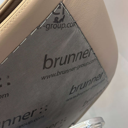 Brunner Konferenzstuhl Fina Soft 6722/A mit hellbraunem Leder und Edelstahlgestell, drehbar und schwingend