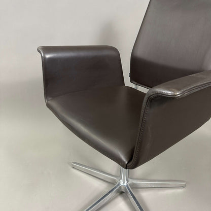 COR Fino Drehstuhl mit dunkelbraunem Leder und poliertem Aluminiumgestell, drehbar und höhenverstellbar