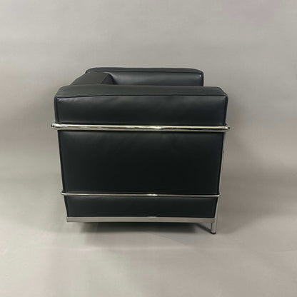 Black Cassina LC2 leather armchair with chrome steel frame, like new condition