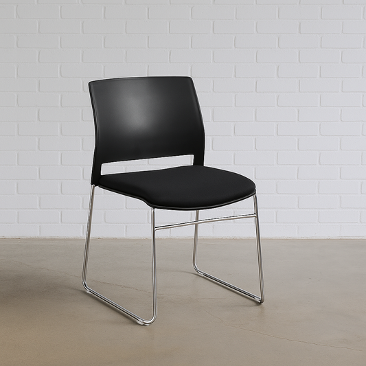 Stapelstuhl schwarz/Chrom gepolstert [SONDERPOSTEN NEUWARE]