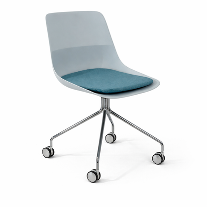 Brunner Crona Light mit Rollen + Polster hellblau