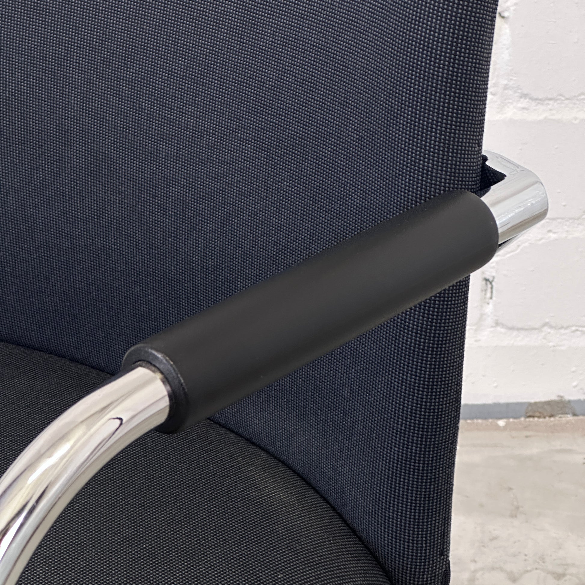 Dauphin Teo 2 / 38 Freischwinger anthrazitgrau