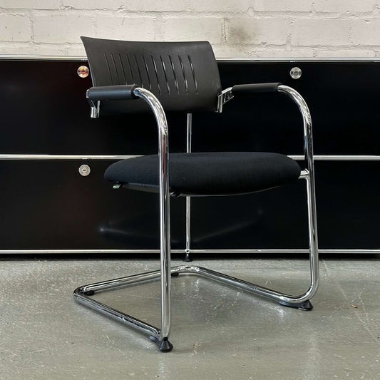 Dauphin Besucherstuhl black conference chair with chrome frame, stackable, gently used condition