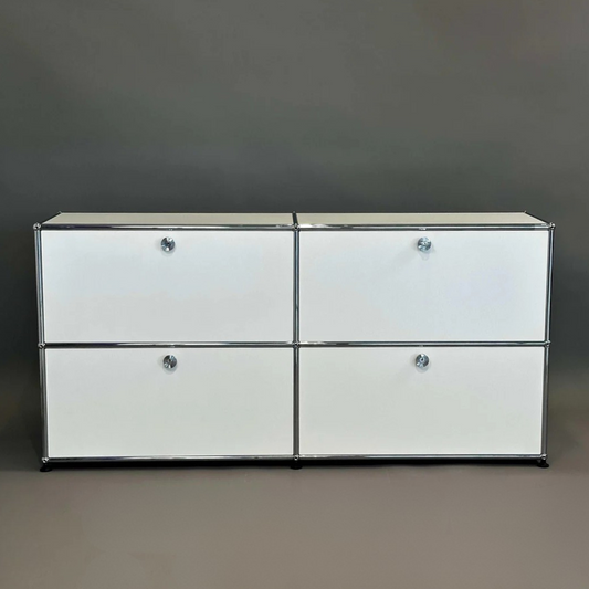 USM Haller Sideboard 2x2 weiß mit 4 abschließbaren Klappen, 153x74x38 cm, modernes Design