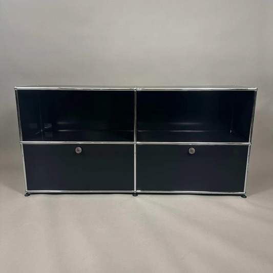 USM Haller Sideboard 2x2 Fächer in Graphitschwarz mit 2 Klappen, 153x74x38 cm, modernes Design