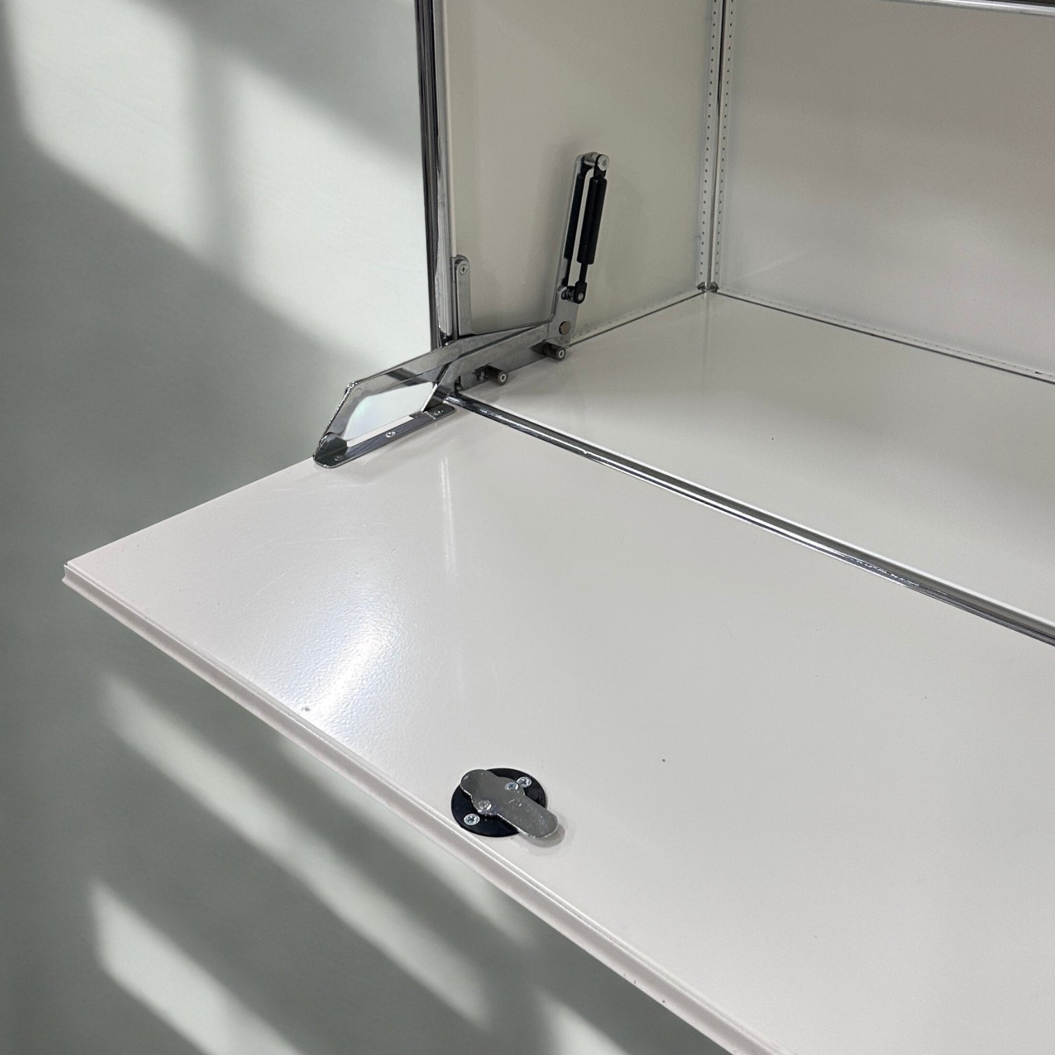 USM Haller Highboard 1x3 weiß mit 2 Klappen (1. Gen.)