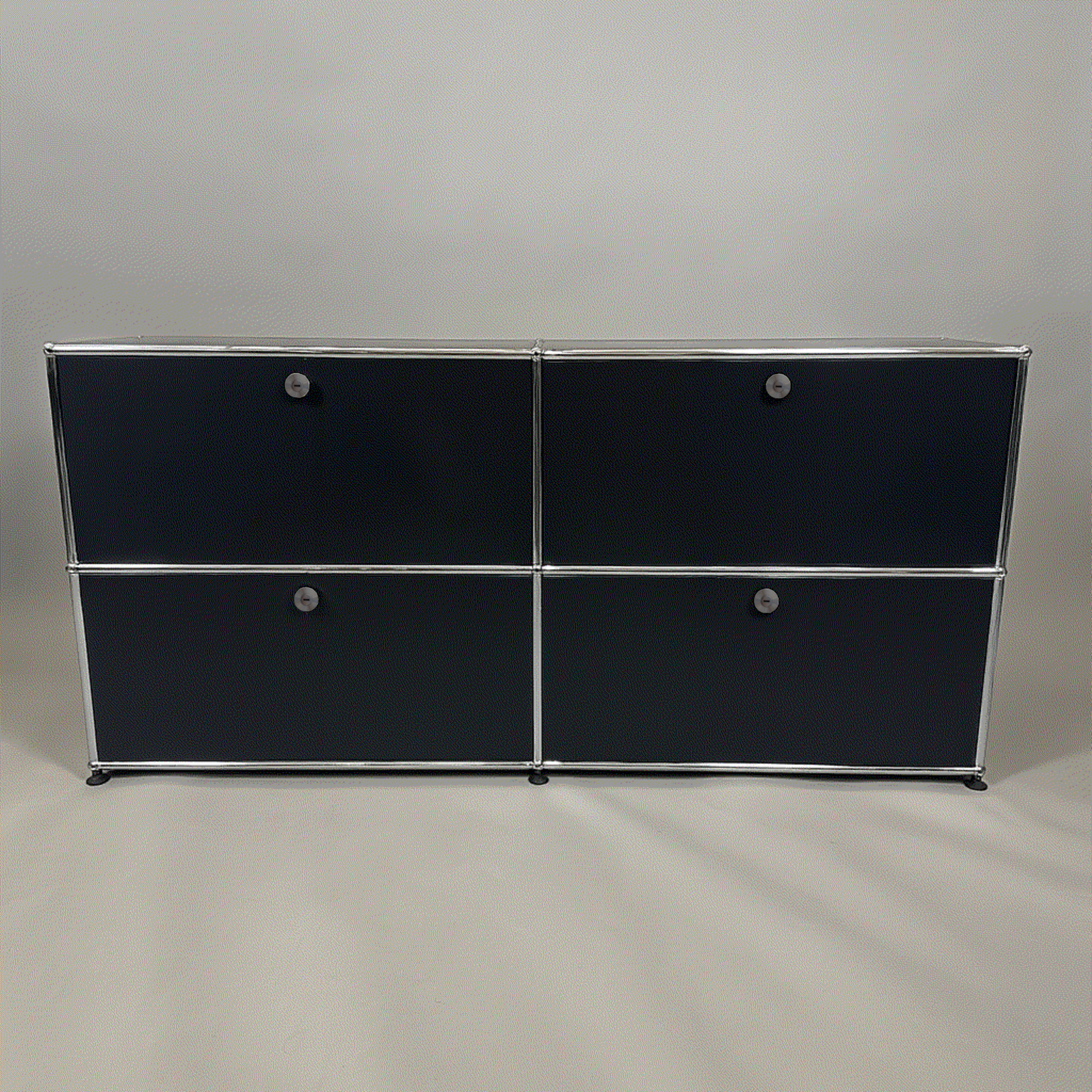 USM Haller Sideboard 2x2 schwarz 4 Klappen