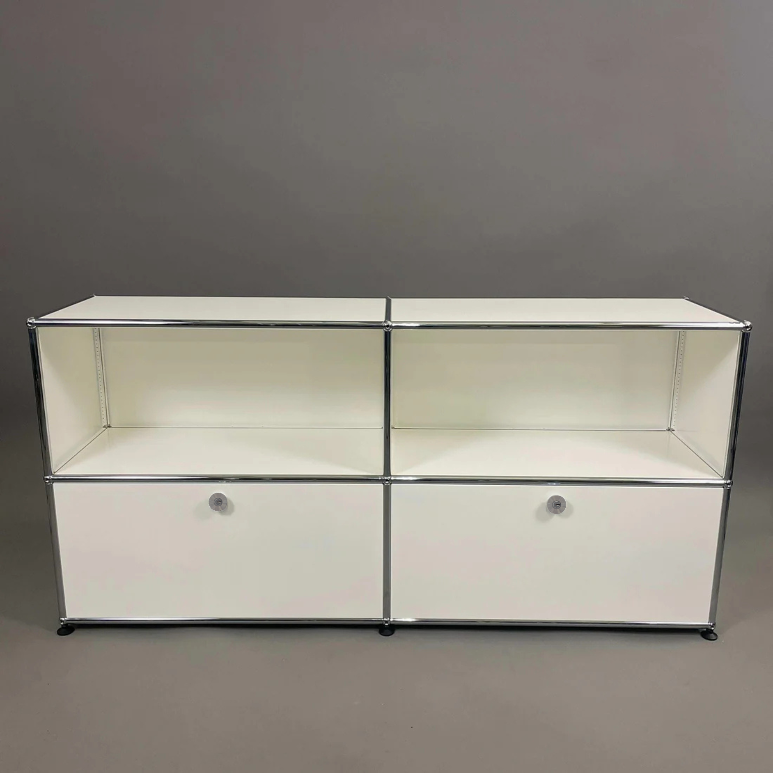 USM Haller Sideboard 2x2 weiß 2 Klappen (abschließbar)