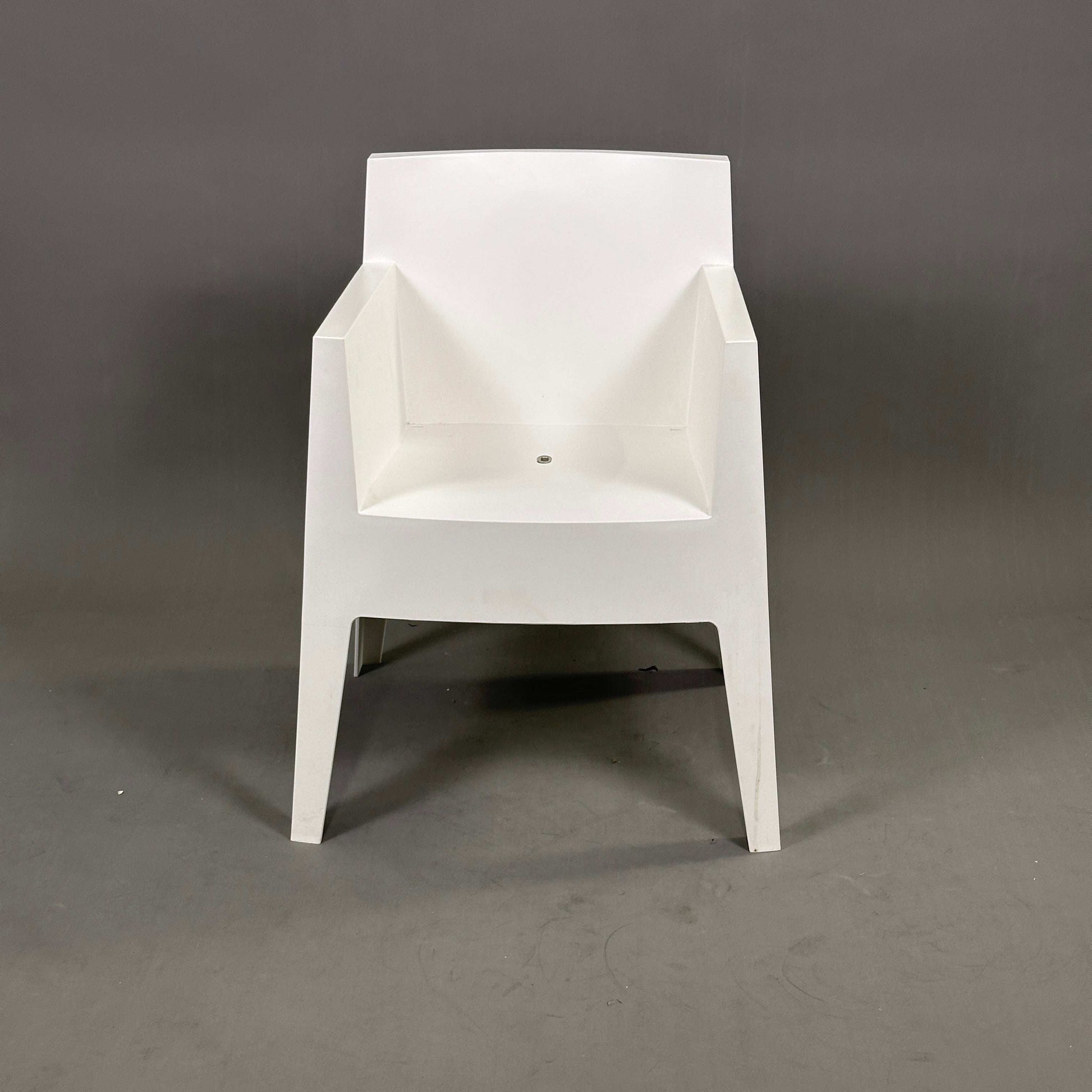 Driade Stuhl TOY weiß aus Kunststoff modernes Design frontale Ansicht