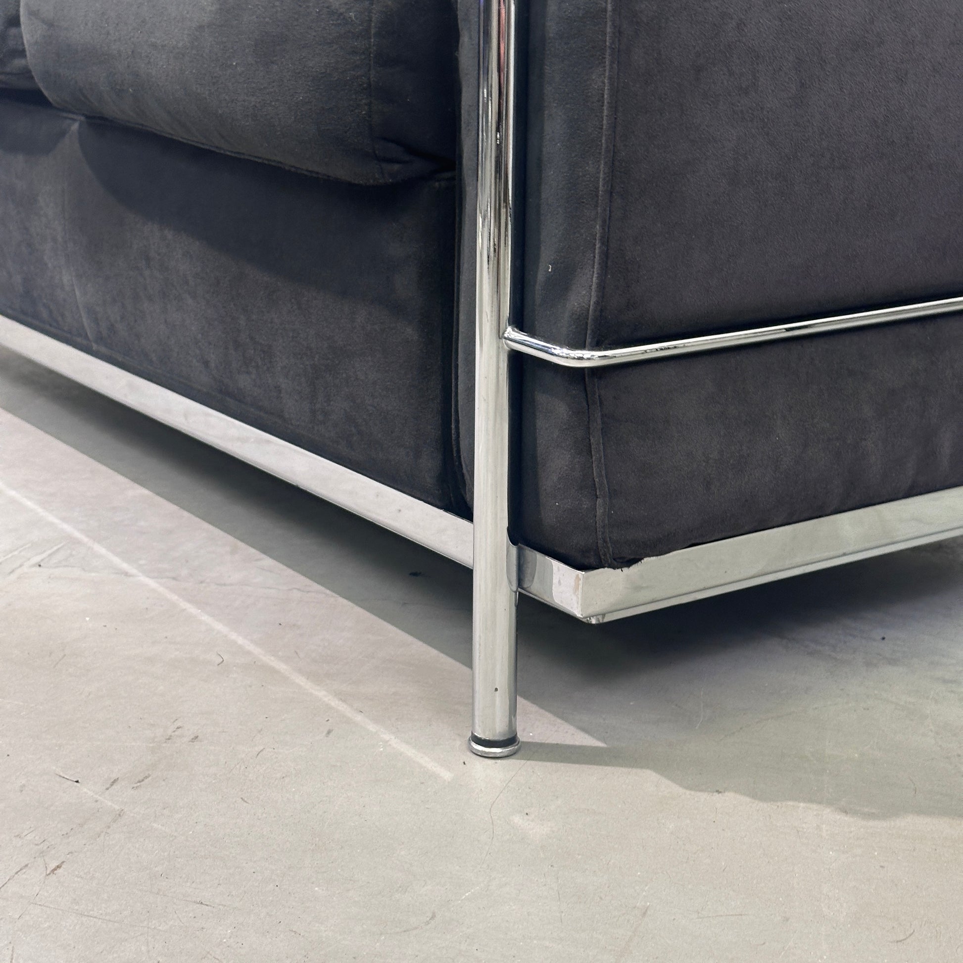 Cassina LC2 2-Sitzer Alcantara schwarz