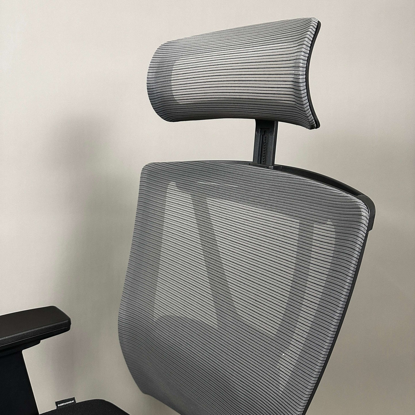 ergonomic black mesh office chair with adjustable headrest and lumbar support ergo1 schwarz