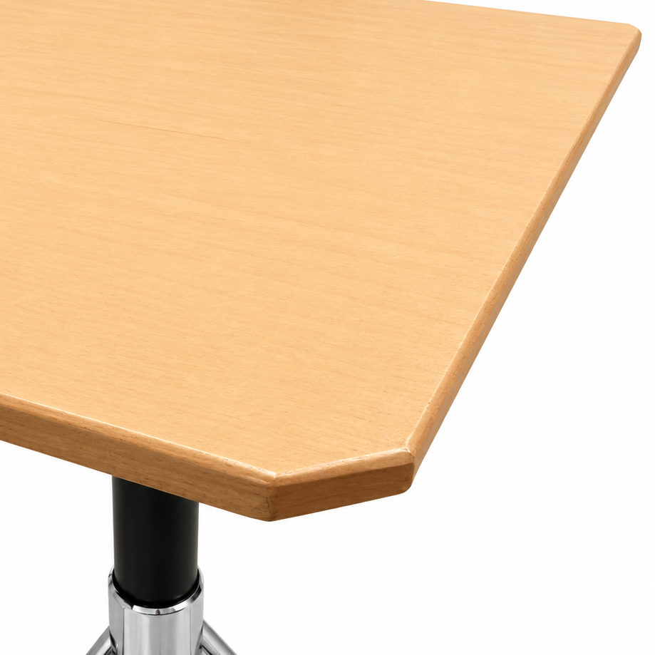 Flextable H4 höhenverstellbarer Schreibtisch mit heller Holzplatte und schwarzem Gasfeder-Untergestell.
