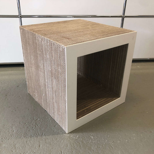 Frank Gehry Low Table made of corrugated cardboard and matte white painted wood, measuring 40x40x42cm.