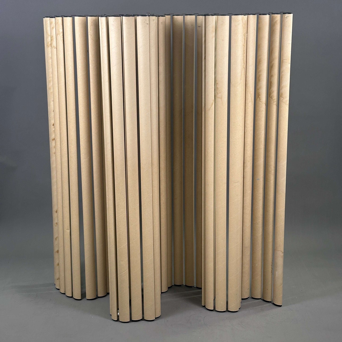 Fritz Hansen Raumteiler Viper aus Karton, Maße 162 x 300 cm, moderner Raumteiler