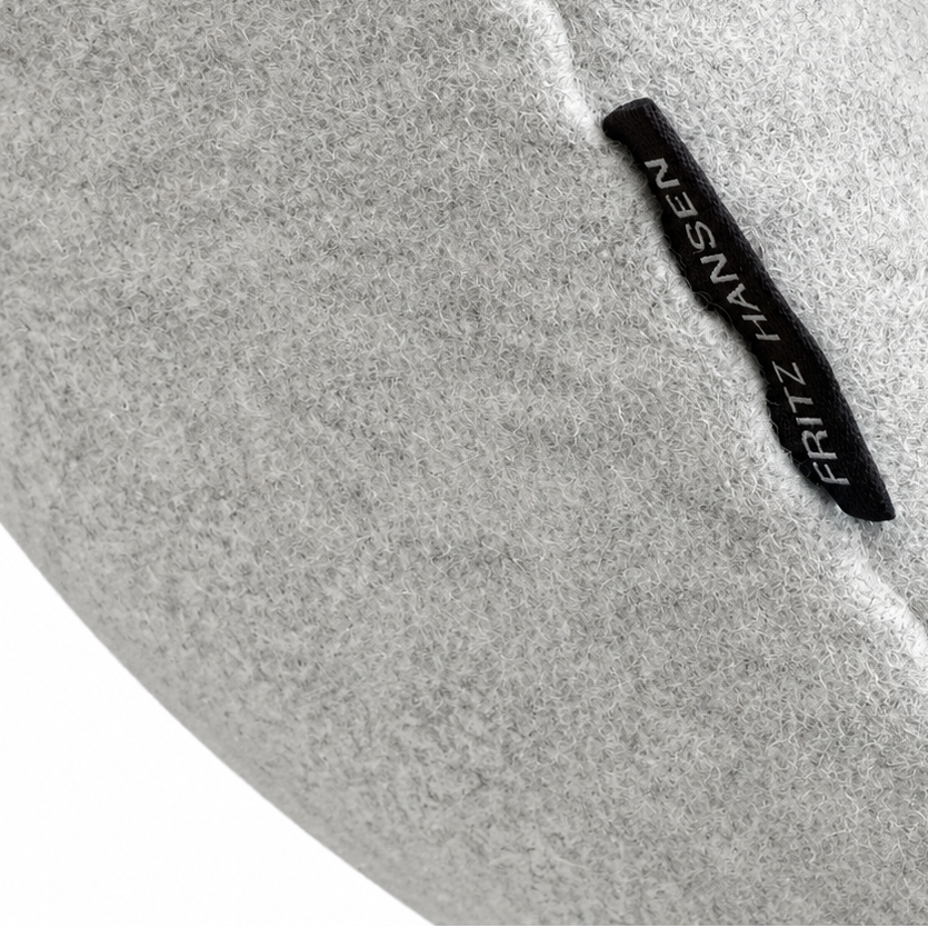 Fritz Hansen Swan Chair hellgrau