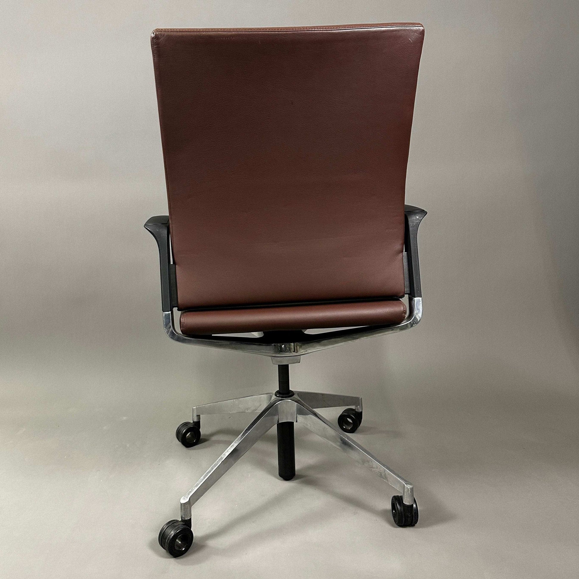 Girsberger Camiro work&meet brown leather office chair with aluminum 4-star base and casters