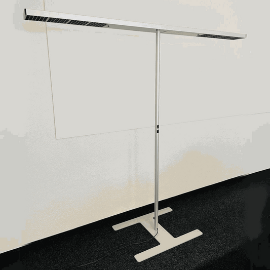 Grau LED Stehlampe with double wings, sensor, remote control, and modern design.