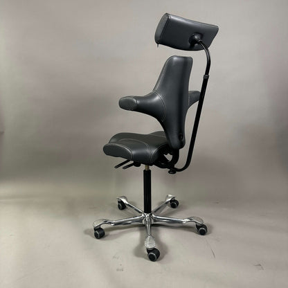 HAG Capisco 8107 ergonomischer Schreibtischstuhl aus grauem Soft Leder mit Kopfstütze und poliertem Aluminiumgestell