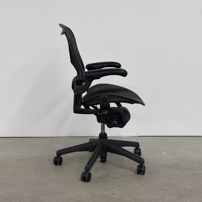 Herman Miller Aeron schwarz