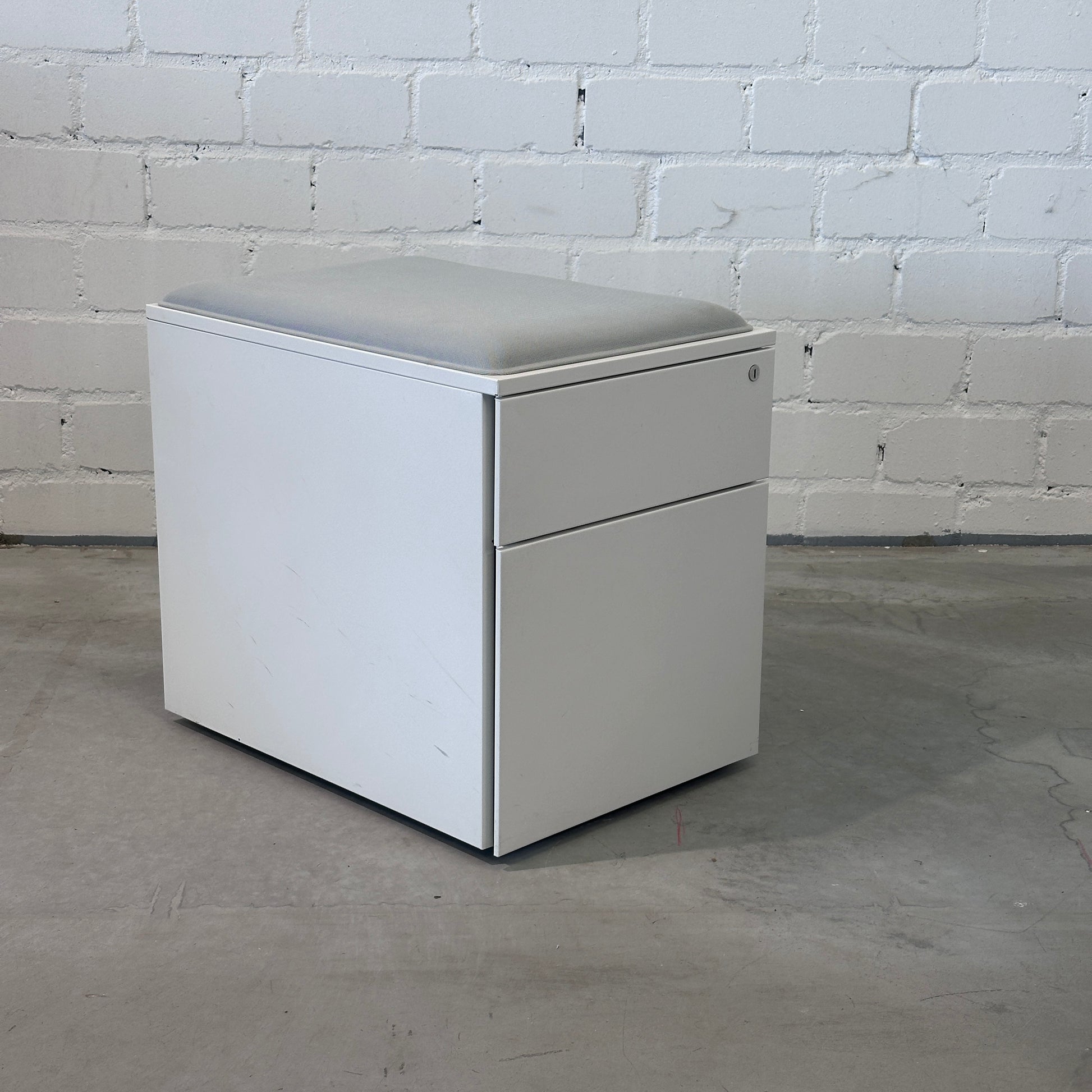 PAKET: 8 x Steelcase Rollcontainer mit Sitzpolster [AKTION -75%]