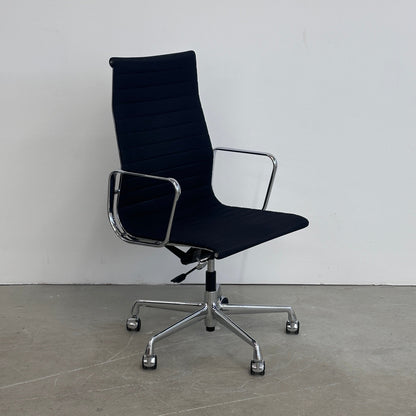 Vitra EA 119 Hopsak schwarz (Chrom)