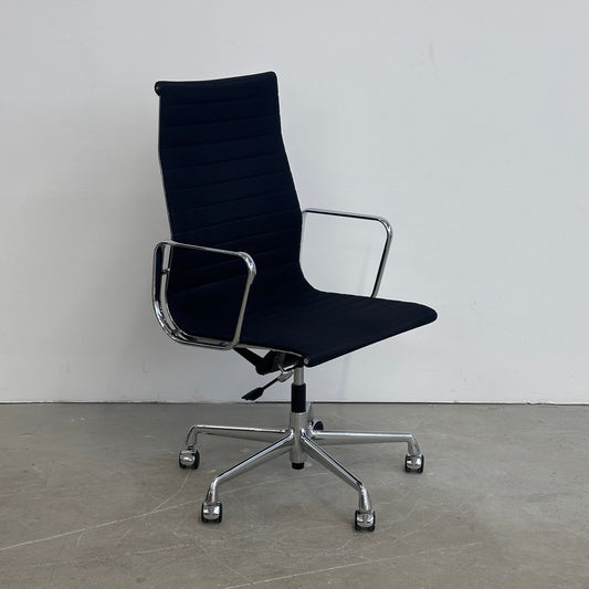 Vitra EA 119 Hopsak schwarz (Chrom)