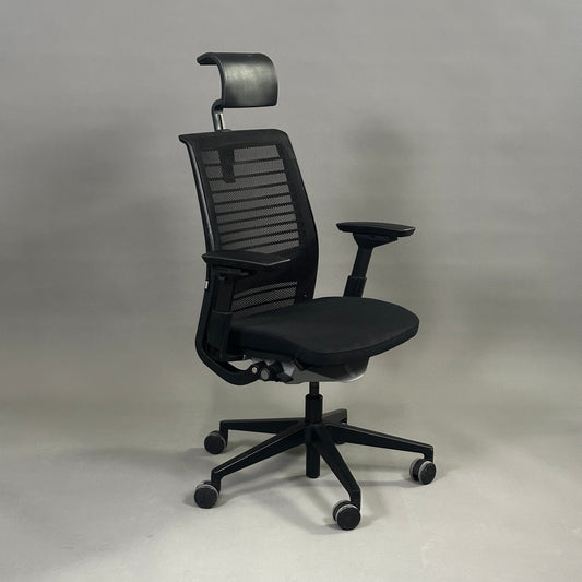 Steelcase Think mit Kopfstütze schwarz
