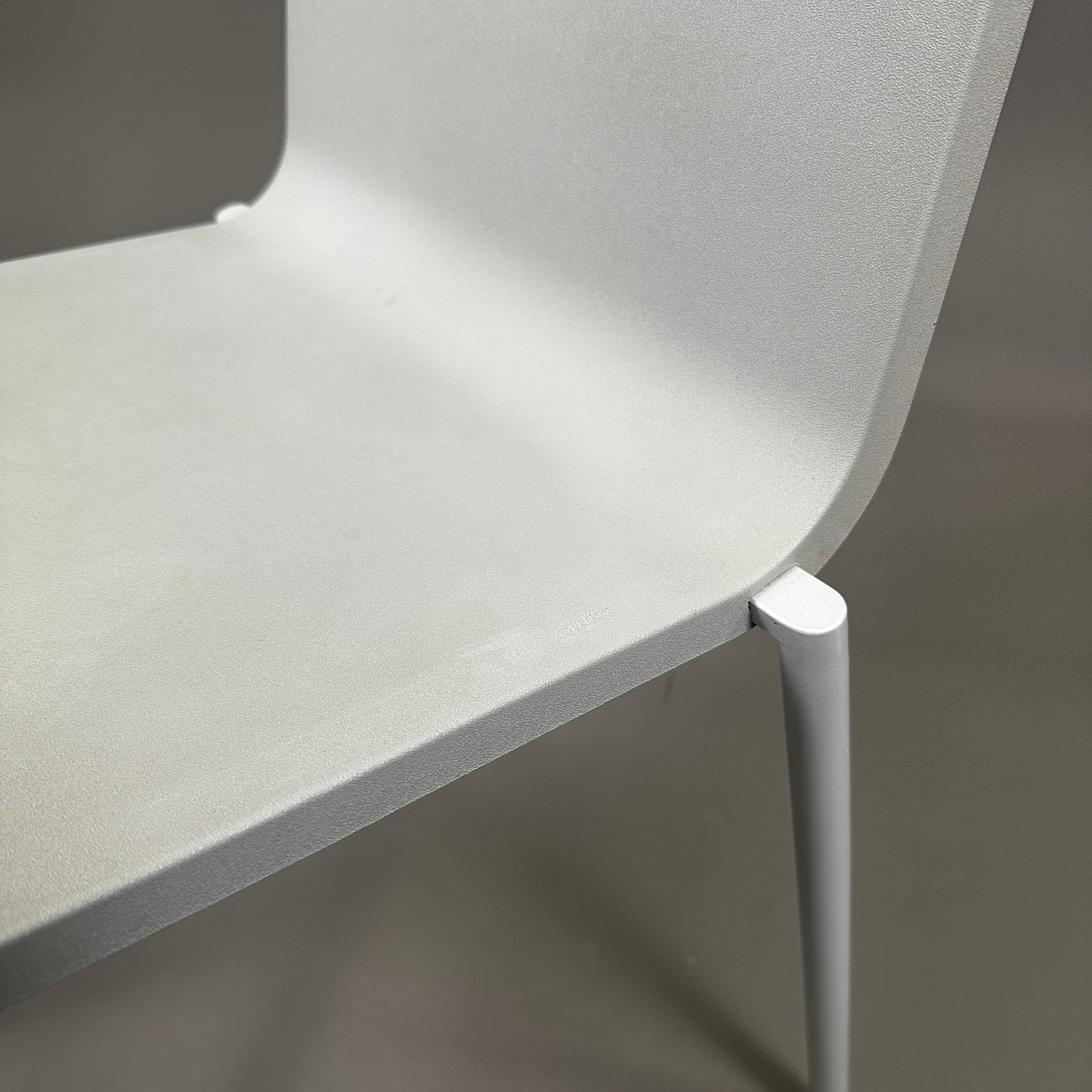 Vitra .03 Besucherstuhl grau