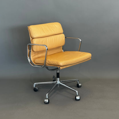 Vitra EA 217 Softpad Bürostuhl Leder hellbraun chrom